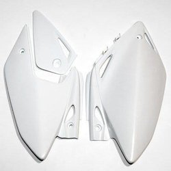 Tylne Boczki UFO do Honda CRF 450X '05-'09 kolor biały