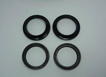 Tourmax Komplet uszczelniaczy olejowych i pyłowych Kawasaki ZX6/9R, Suzuki GSX1400 02-07, SV1000 03-05, VZR1800 06-14