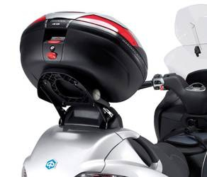 KAPPA STELAŻ KUFRA CENTRALNEGO PIAGGIO Mp3 125 / 250 / 300/ 400 (06-11), Mp3 Touring 300 - 400 (11) / Mp3 Business 300 / Mp3 Sport 300 (12-14), Mp3 Business 500 / Mp3 Sport 500 (12-13) ( Z PŁYTĄ MONOKEY )
